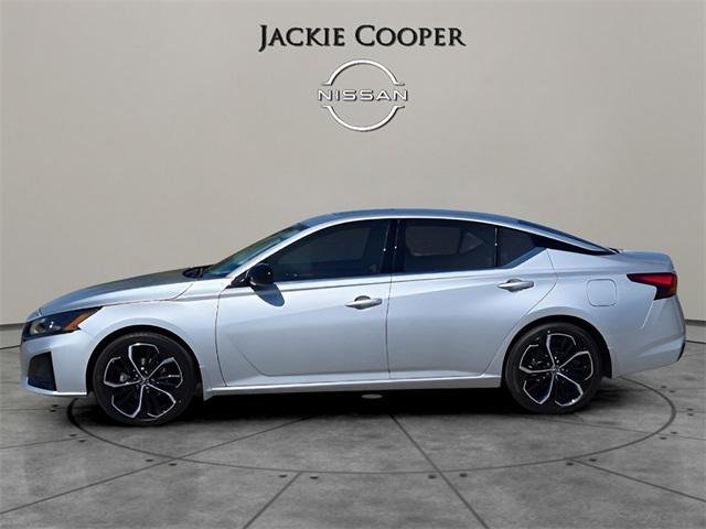 new 2025 Nissan Altima car, priced at $33,124