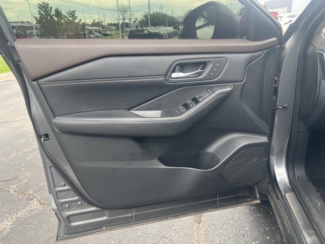 used 2023 Nissan Rogue car, priced at $29,997