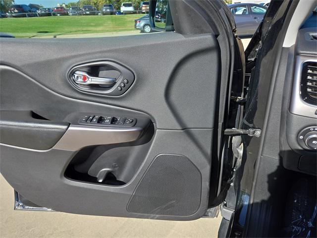 used 2019 Jeep Cherokee car, priced at $20,249