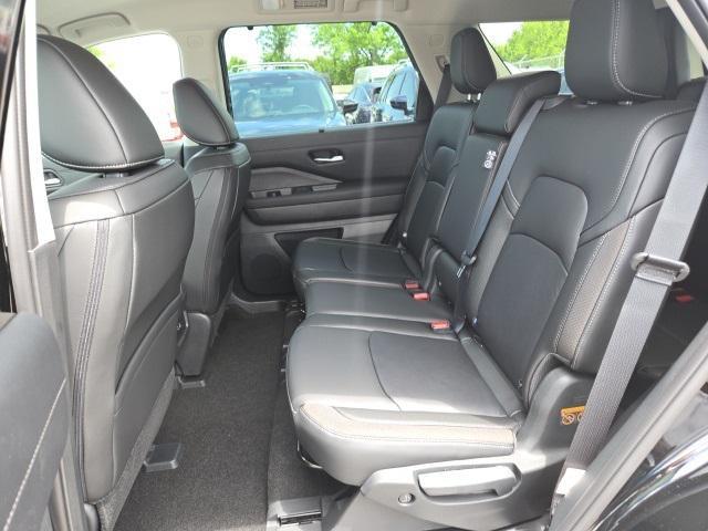 new 2025 Nissan Pathfinder car, priced at $44,629