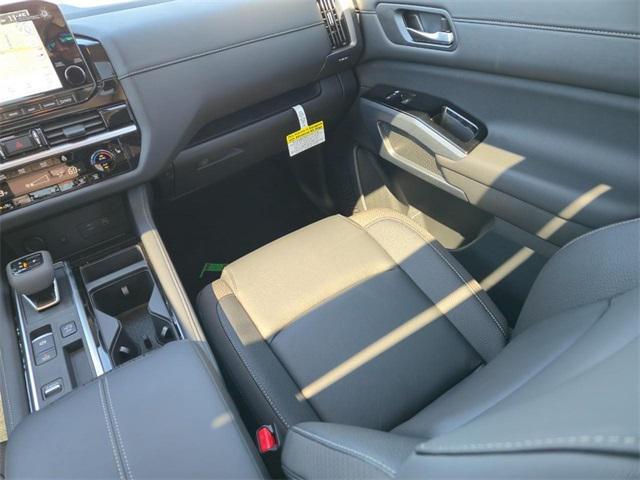 new 2025 Nissan Pathfinder car, priced at $46,676