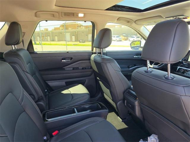 new 2025 Nissan Pathfinder car, priced at $46,676