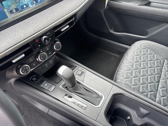 new 2025 Nissan Kicks car, priced at $27,980