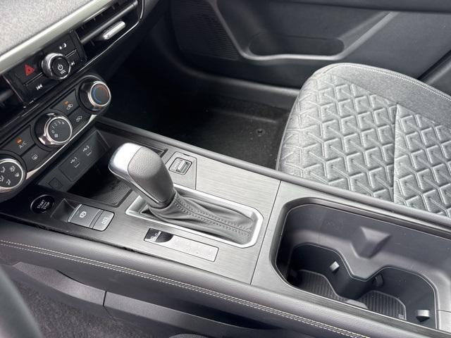 new 2025 Nissan Kicks car, priced at $27,980