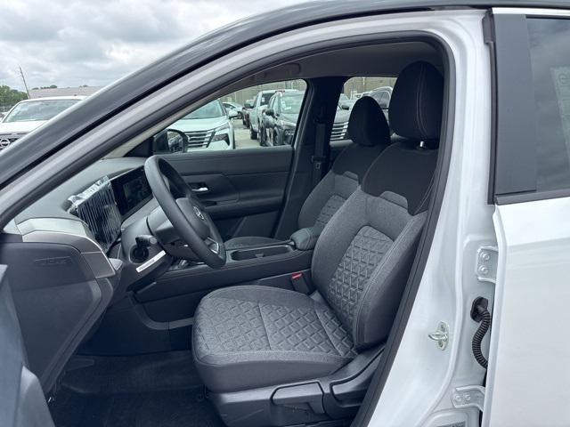 new 2025 Nissan Kicks car, priced at $27,980