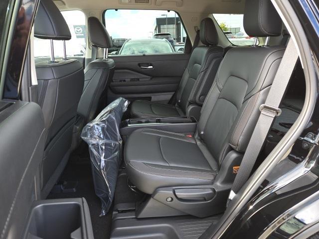 new 2025 Nissan Pathfinder car, priced at $47,925