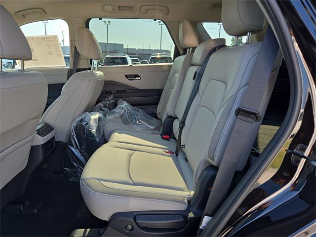 new 2025 Nissan Pathfinder car, priced at $39,114