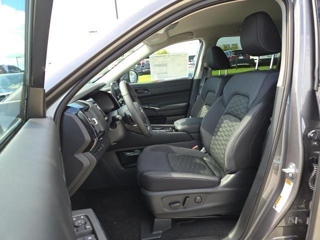new 2025 Nissan Pathfinder car, priced at $43,775