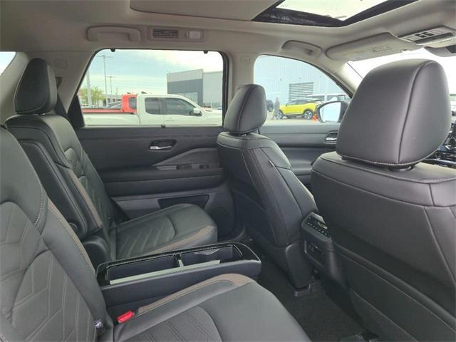 new 2025 Nissan Pathfinder car, priced at $51,053