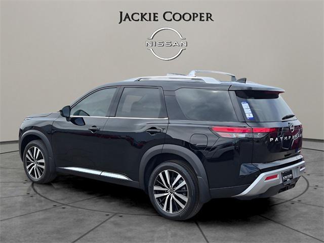 new 2025 Nissan Pathfinder car, priced at $51,053