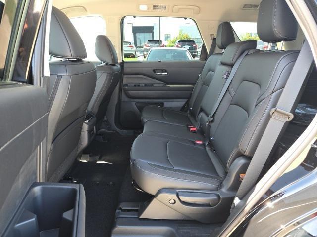 new 2025 Nissan Pathfinder car, priced at $45,785