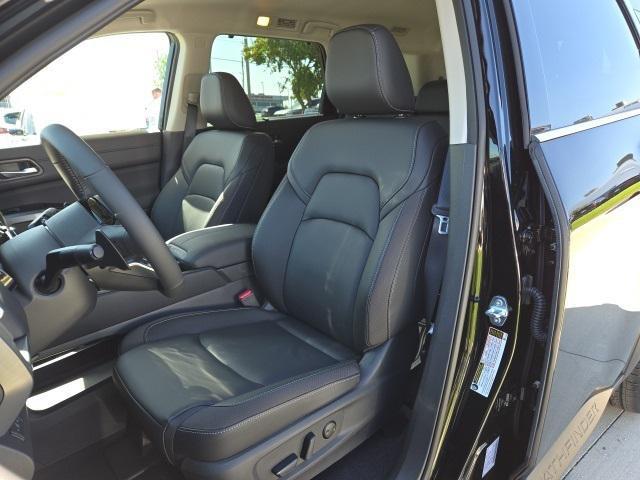 new 2025 Nissan Pathfinder car, priced at $45,785