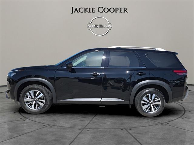 new 2025 Nissan Pathfinder car, priced at $45,785