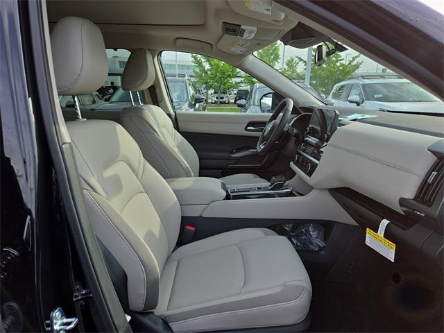 new 2025 Nissan Pathfinder car, priced at $47,079