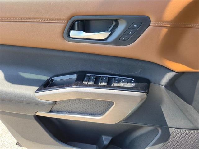 new 2025 Nissan Pathfinder car, priced at $52,562