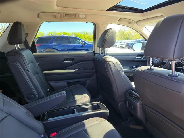 new 2025 Nissan Pathfinder car, priced at $48,116