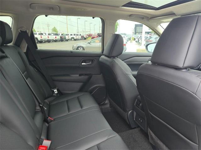 new 2025 Nissan Rogue car, priced at $33,672