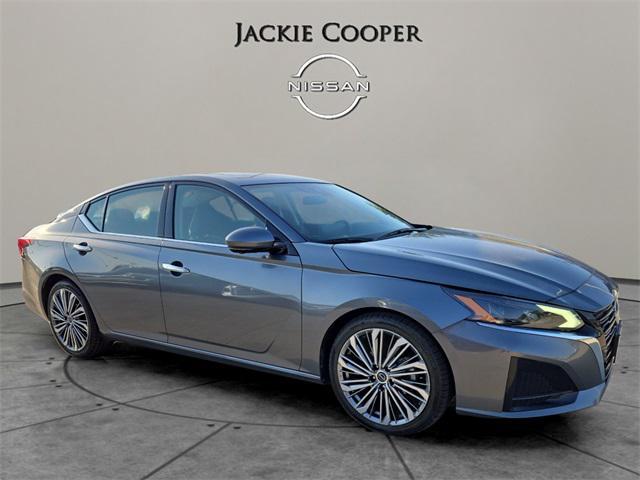 used 2023 Nissan Altima car, priced at $23,460