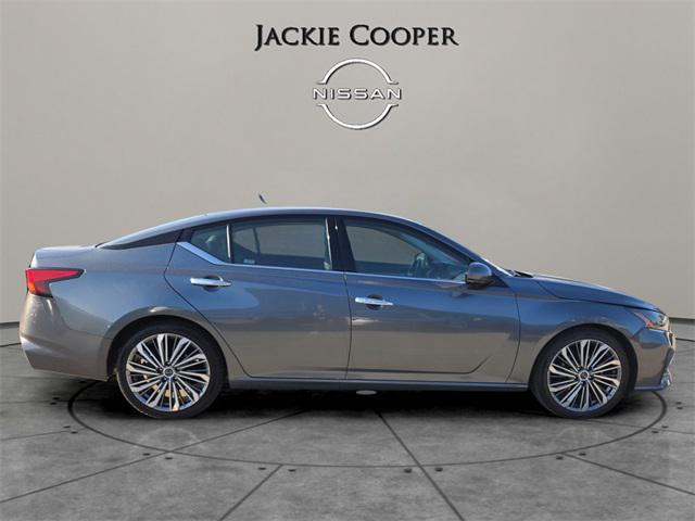 used 2023 Nissan Altima car, priced at $23,460