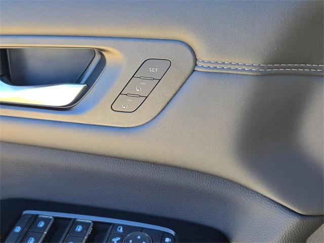 new 2025 Nissan Pathfinder car, priced at $52,562