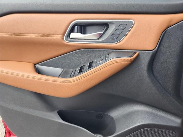 new 2025 Nissan Rogue car, priced at $40,904