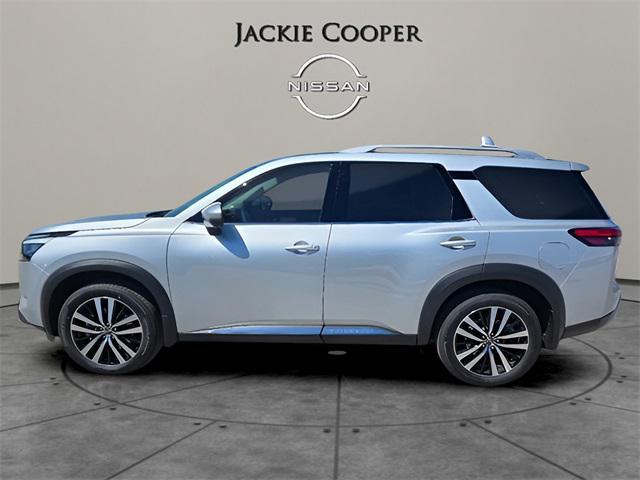 new 2025 Nissan Pathfinder car, priced at $52,562