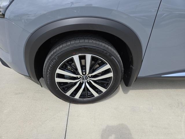 new 2025 Nissan Pathfinder car, priced at $54,485