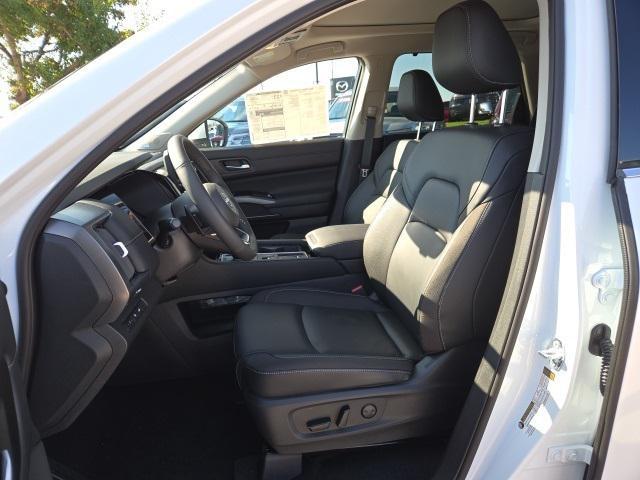 new 2025 Nissan Pathfinder car, priced at $47,104