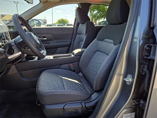 new 2025 Nissan Kicks car, priced at $28,600