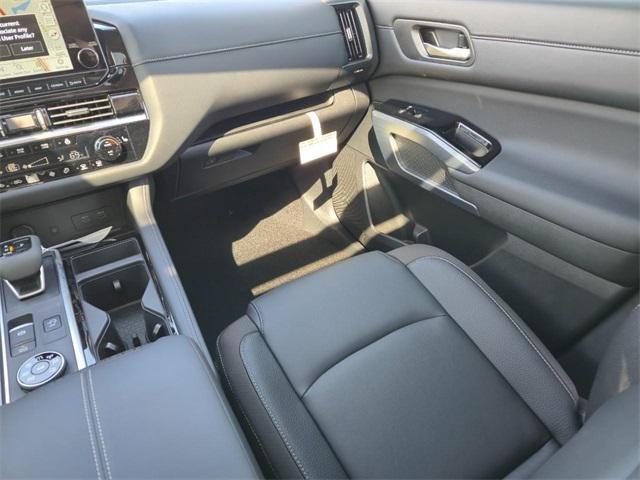 new 2025 Nissan Pathfinder car, priced at $48,622