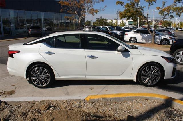 used 2023 Nissan Altima car, priced at $25,877