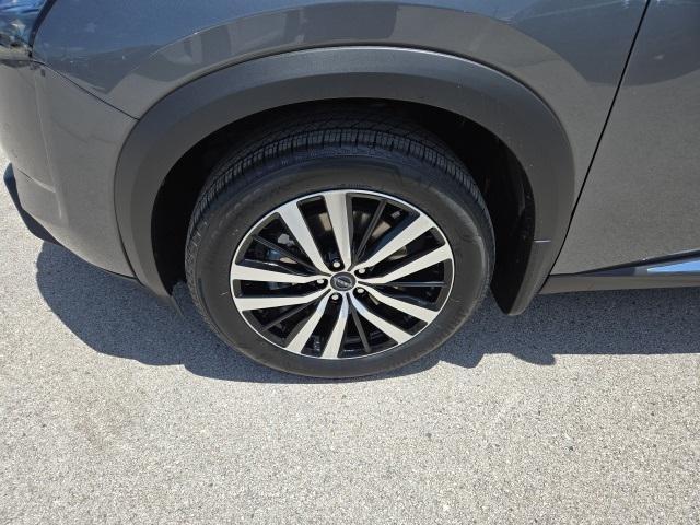 new 2025 Nissan Pathfinder car, priced at $52,035
