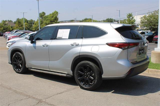 used 2022 Toyota Highlander car, priced at $29,996