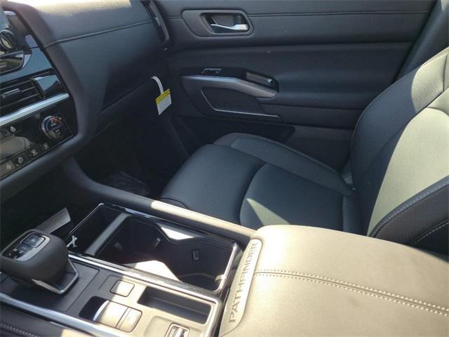 new 2025 Nissan Pathfinder car, priced at $44,340