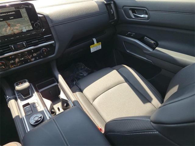 new 2025 Nissan Pathfinder car, priced at $49,698