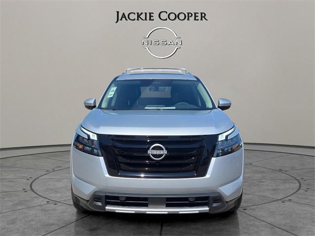 new 2025 Nissan Pathfinder car, priced at $49,698