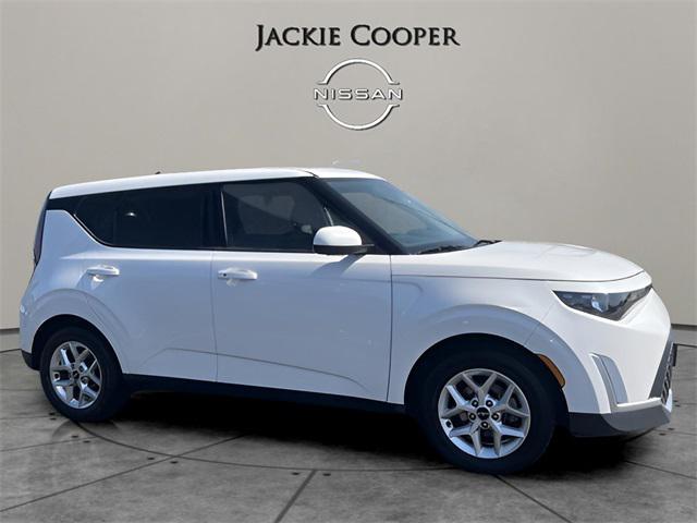 used 2023 Kia Soul car, priced at $17,092