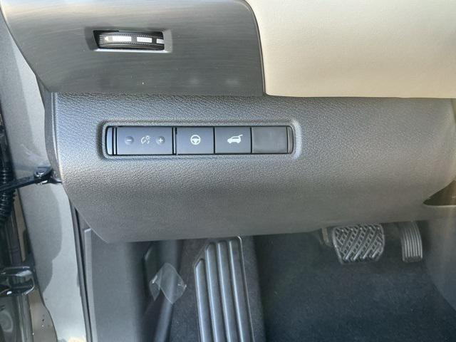 new 2025 Nissan Pathfinder car, priced at $47,555