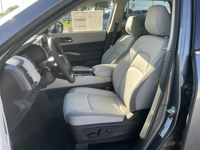 new 2025 Nissan Pathfinder car, priced at $47,555