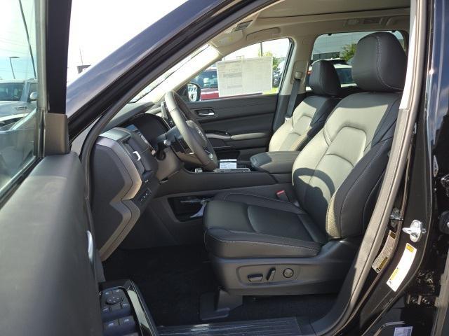 new 2025 Nissan Pathfinder car, priced at $47,555