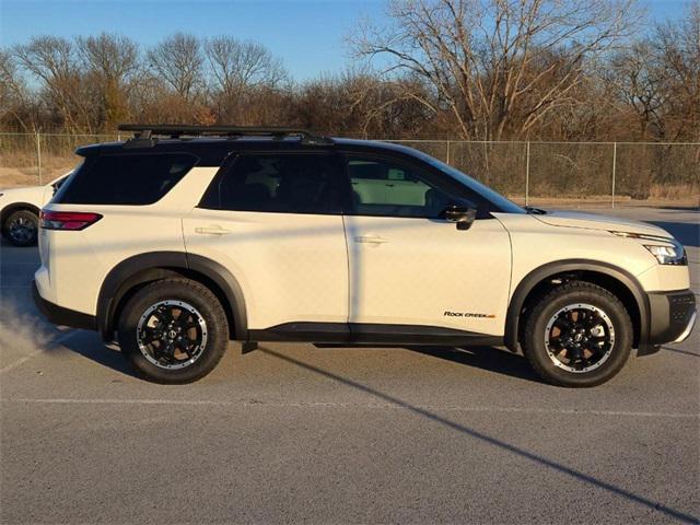 new 2024 Nissan Pathfinder car, priced at $42,160