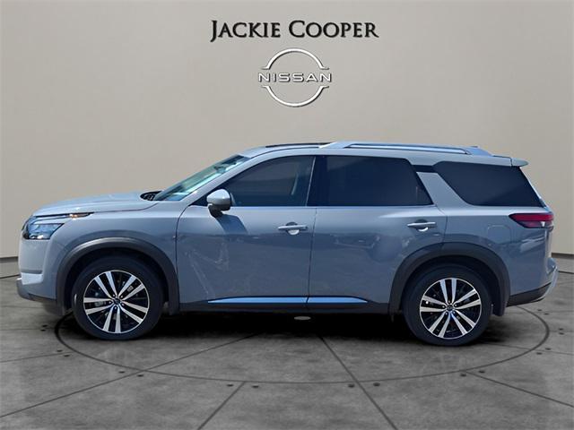 new 2025 Nissan Pathfinder car, priced at $51,053