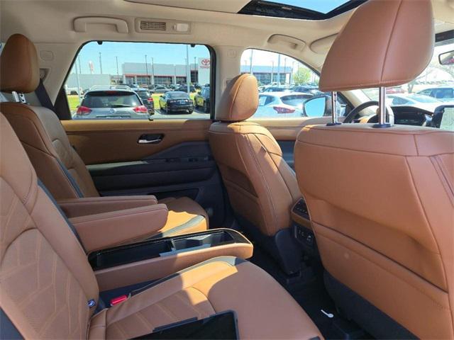 new 2025 Nissan Pathfinder car, priced at $51,584