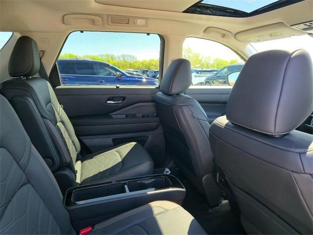 new 2025 Nissan Pathfinder car, priced at $53,101