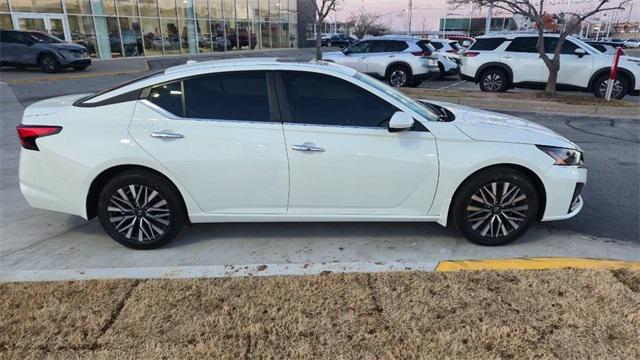 new 2025 Nissan Altima car, priced at $30,224