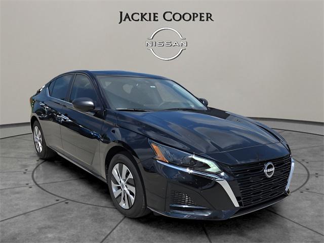 used 2025 Nissan Altima car, priced at $23,444