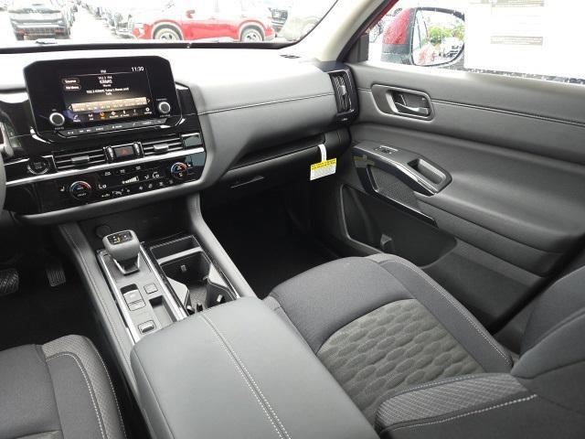 new 2025 Nissan Pathfinder car, priced at $42,012