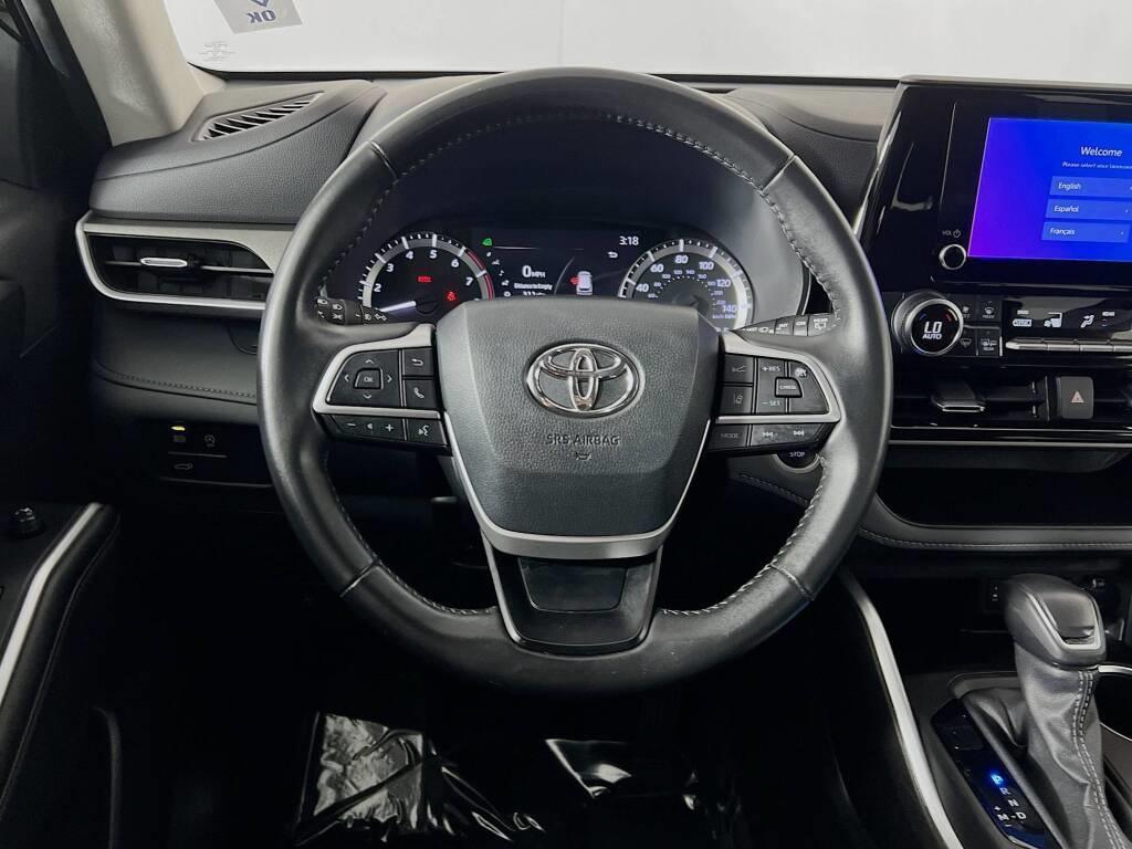 used 2024 Toyota Highlander car, priced at $34,341