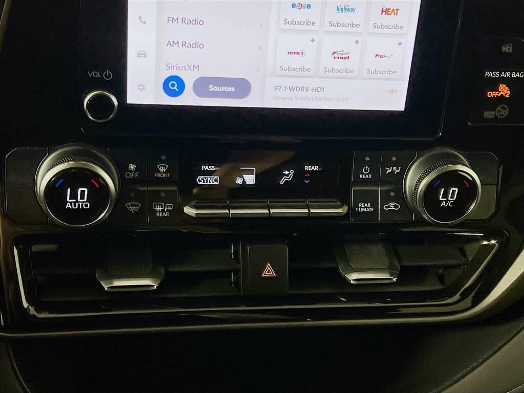 used 2024 Toyota Highlander car, priced at $34,341