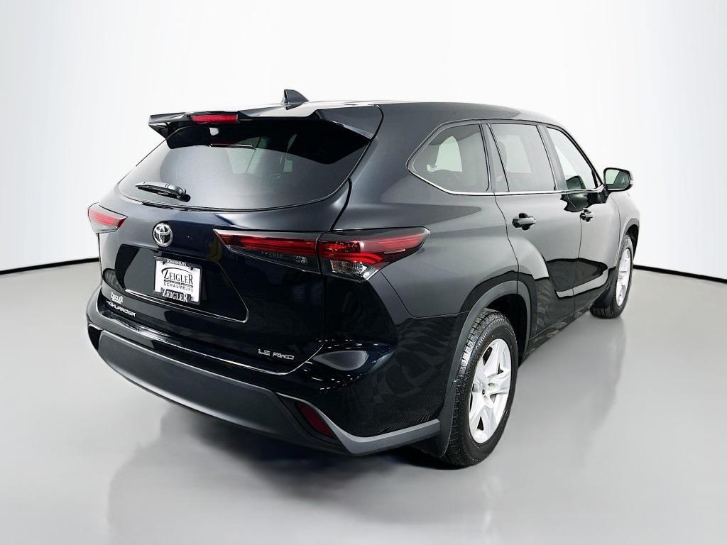 used 2024 Toyota Highlander car, priced at $34,341